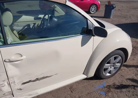 2007 Volkswagen New Beetle 2.5 z USA, uszkodzony, nr VIN 3VWRF31Y37M401834